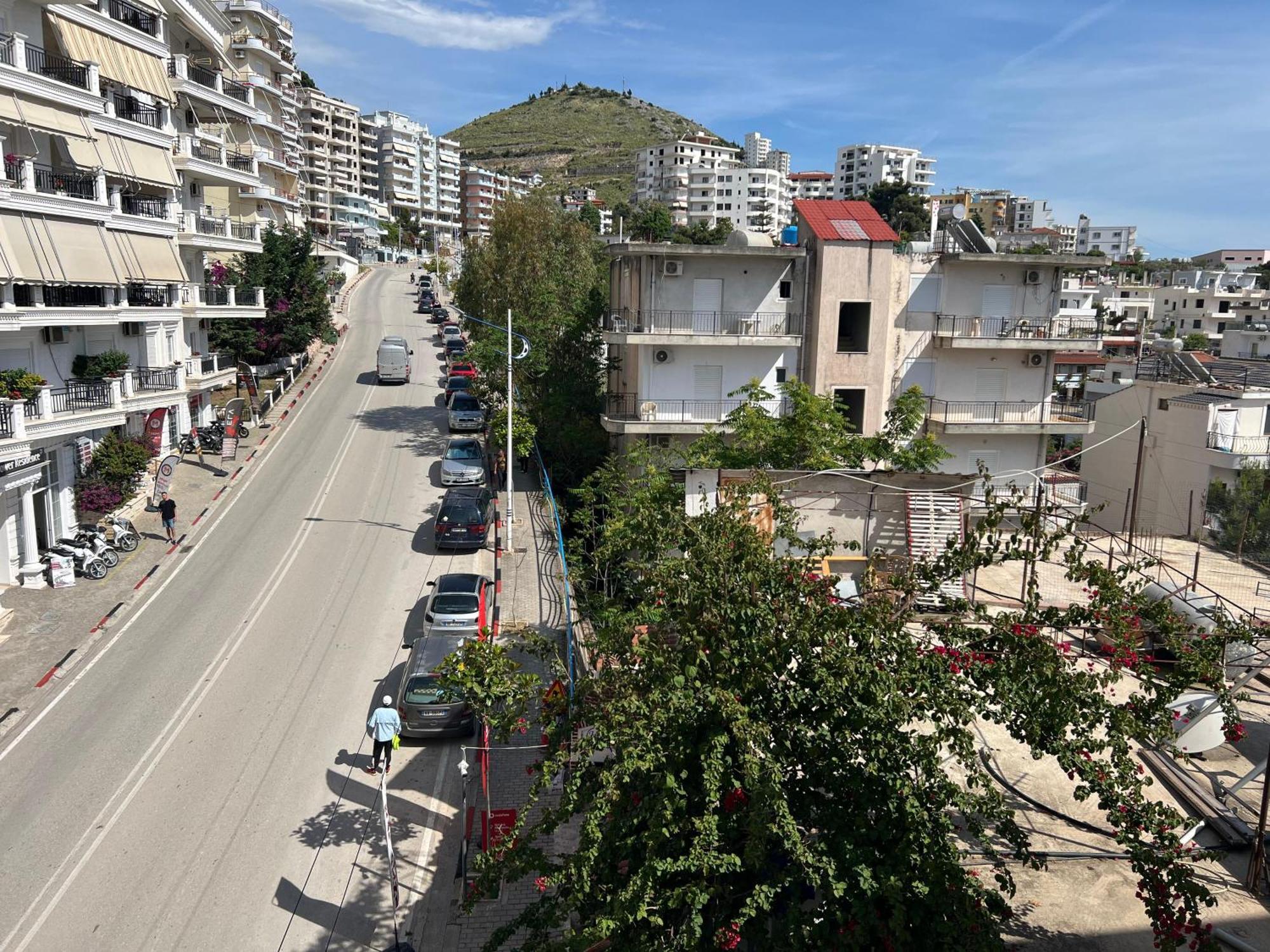 Tulipani Apartments Near Promenade Саранда Екстер'єр фото
