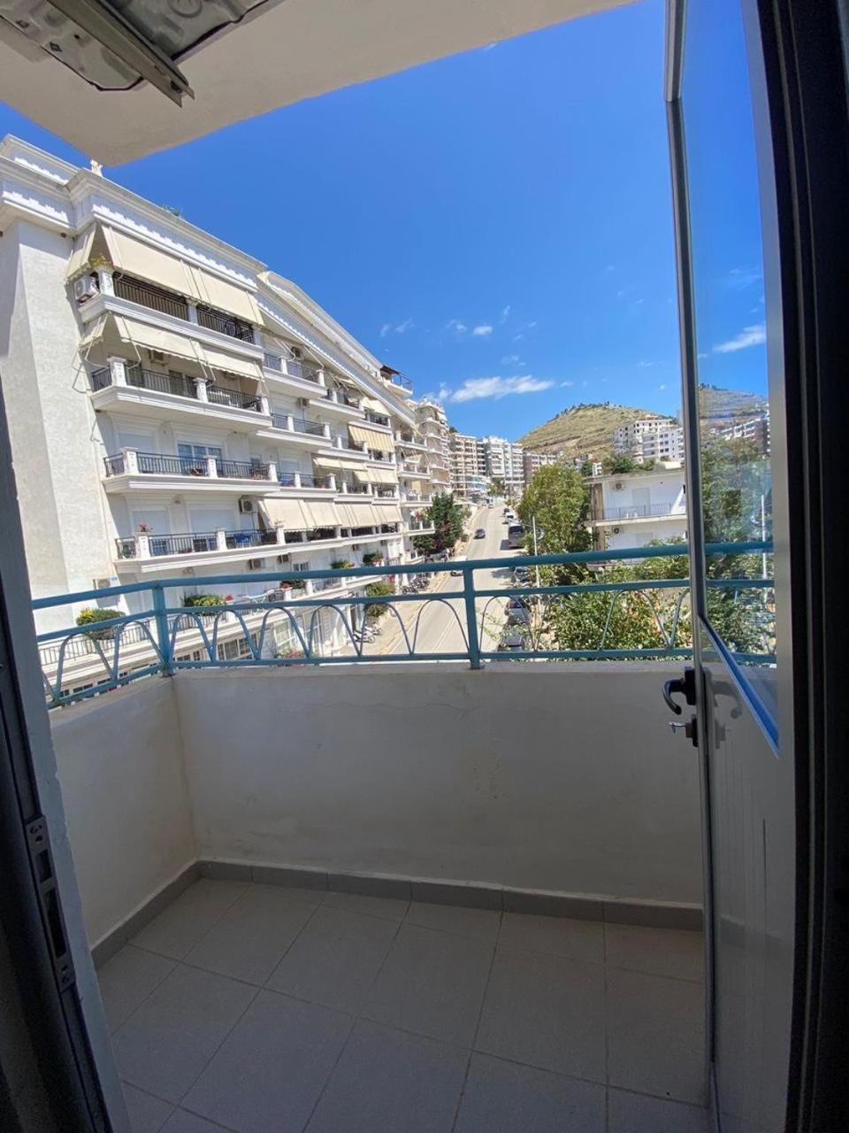 Tulipani Apartments Near Promenade Саранда Екстер'єр фото